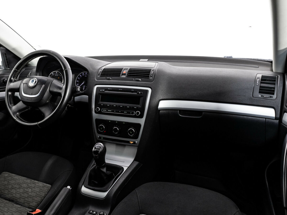 Skoda Octavia с пробегом — 2011 год. Фото: #6