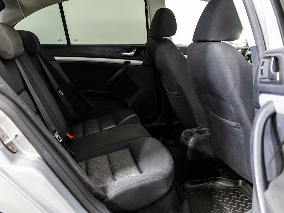 Skoda Octavia с пробегом — 2011 год. Фото: #12