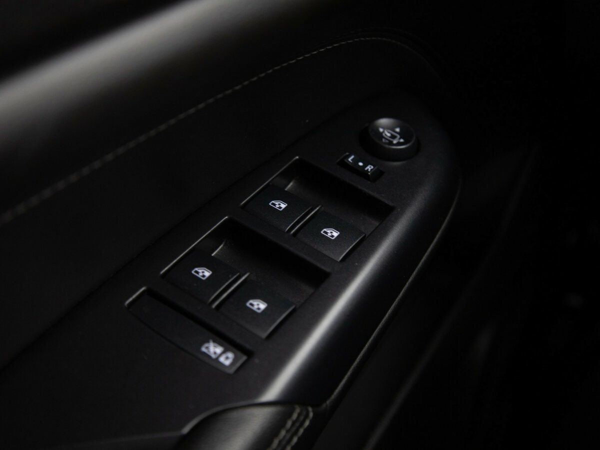 Cadillac SRX с пробегом — 2013 год. Фото: #11