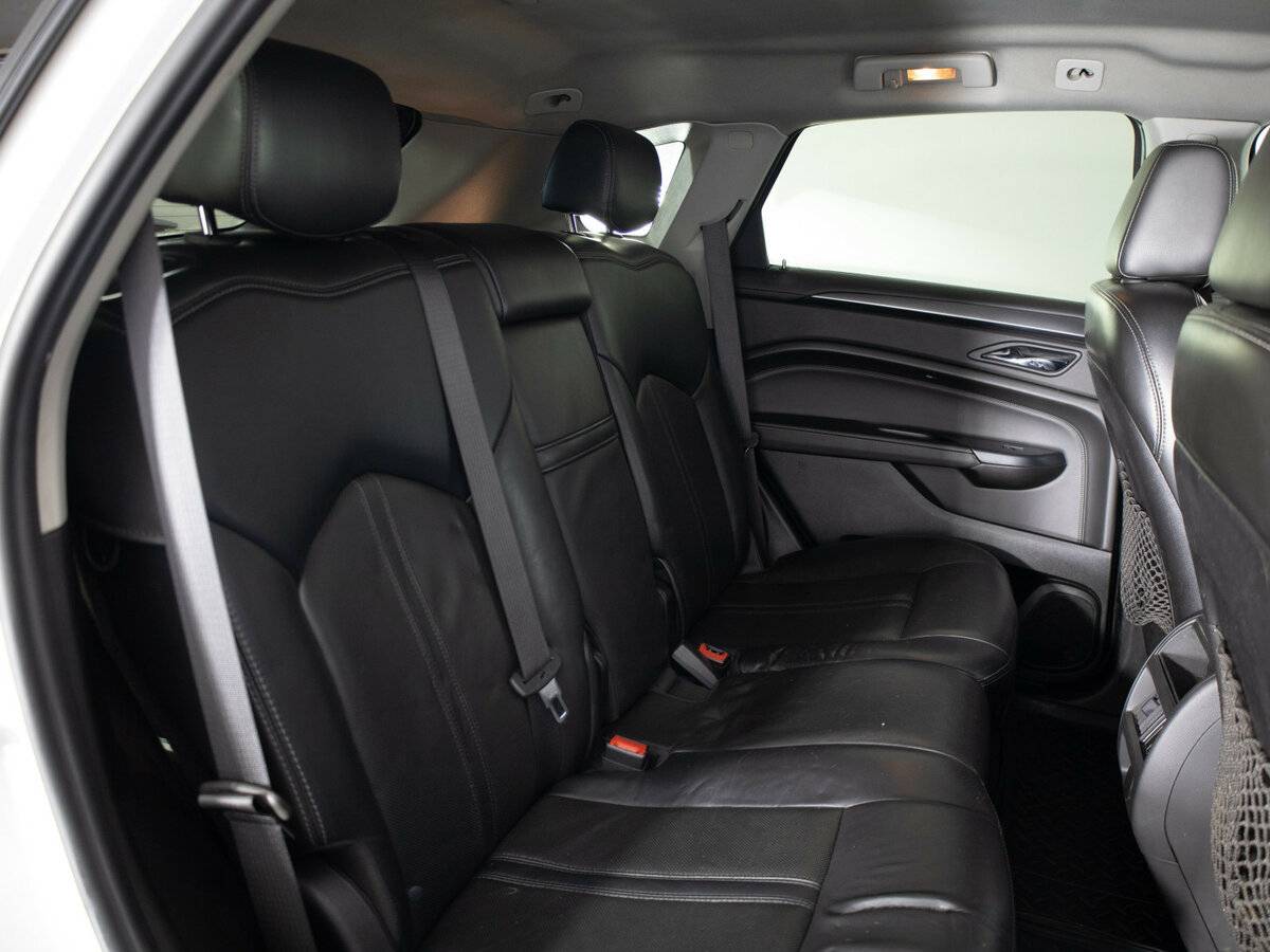 Cadillac SRX с пробегом — 2013 год. Фото: #14