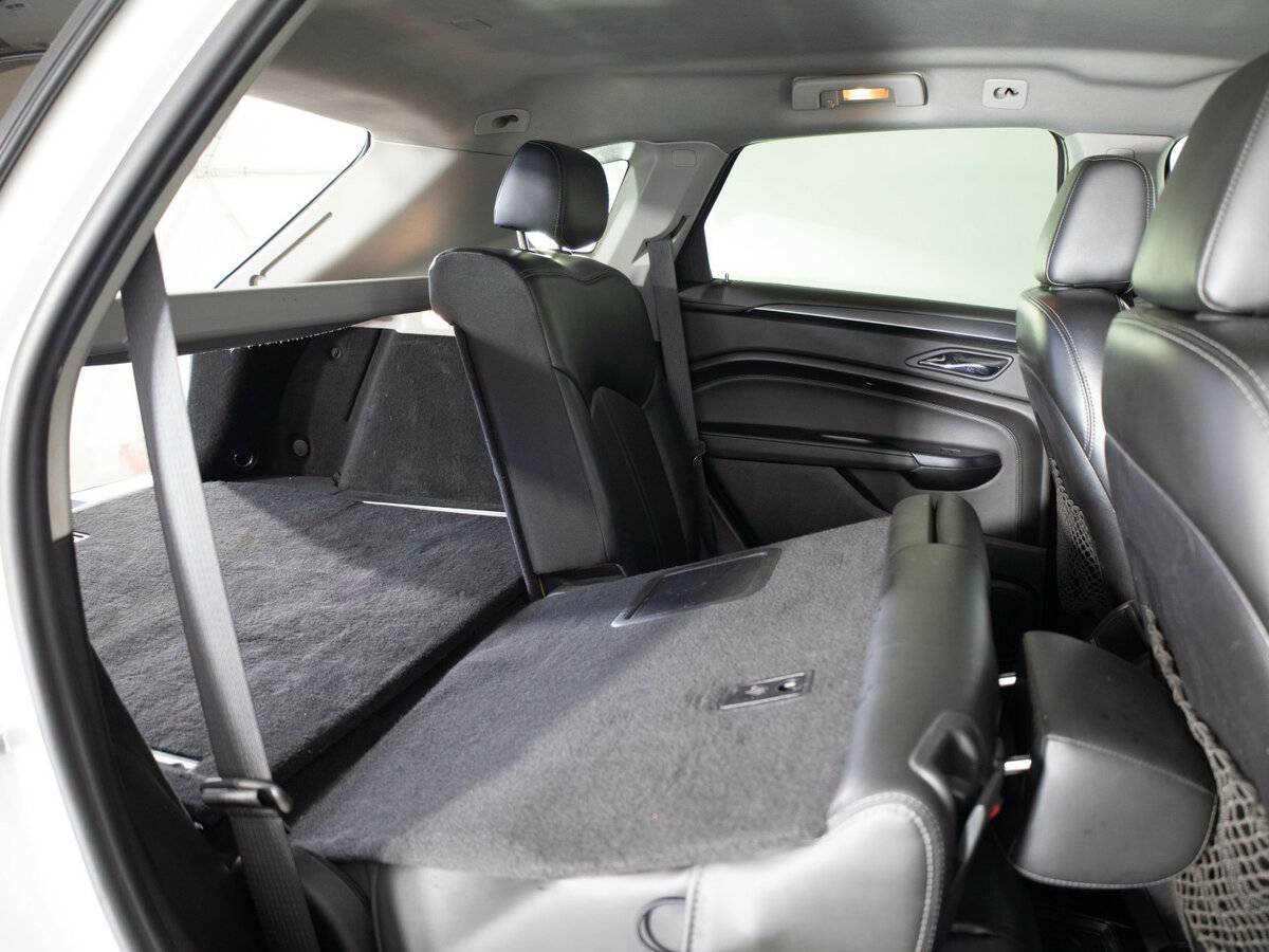 Cadillac SRX с пробегом — 2013 год. Фото: #16