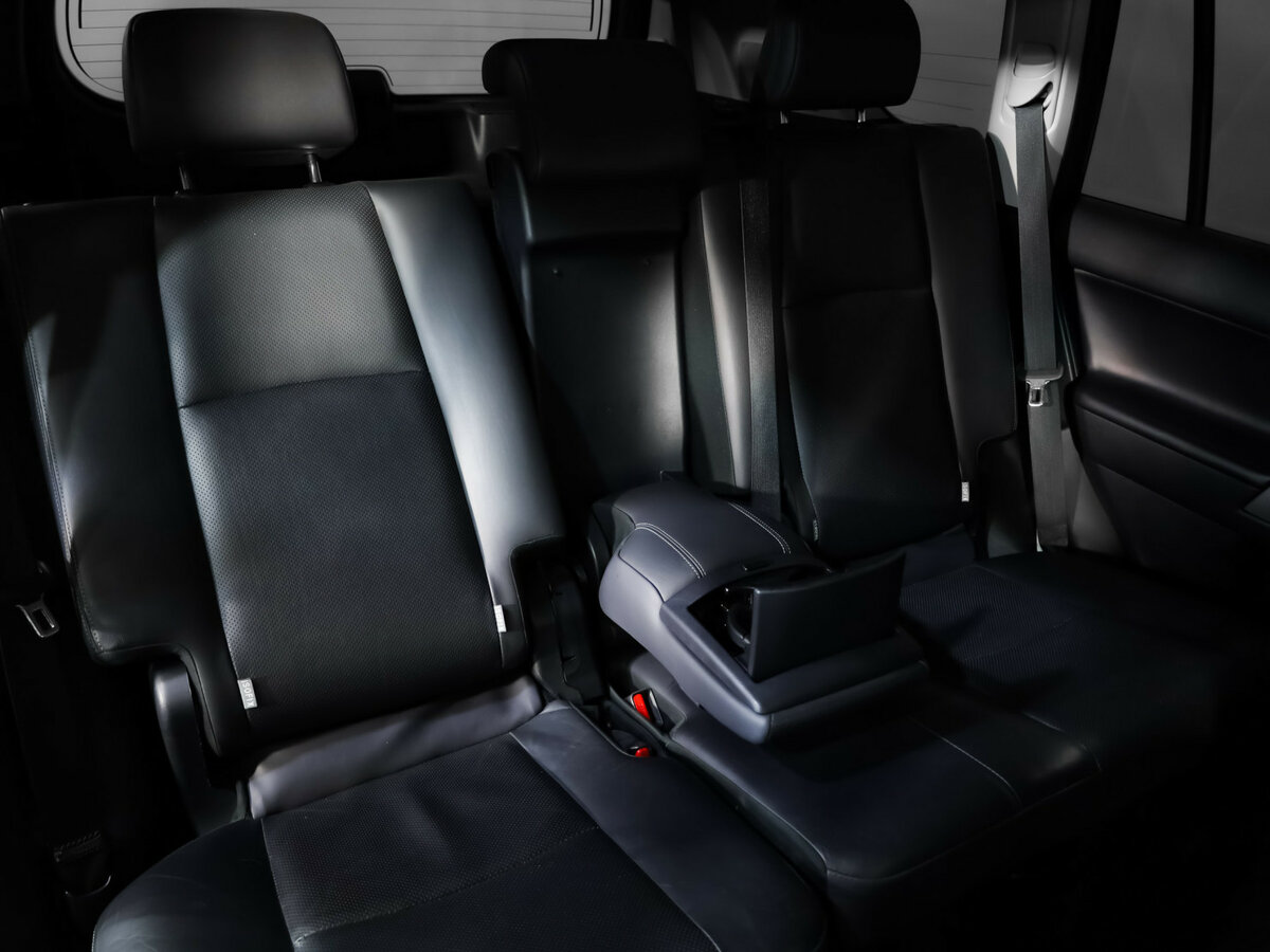 Toyota Land Cruiser Prado с пробегом — 2018 год. Фото: #29