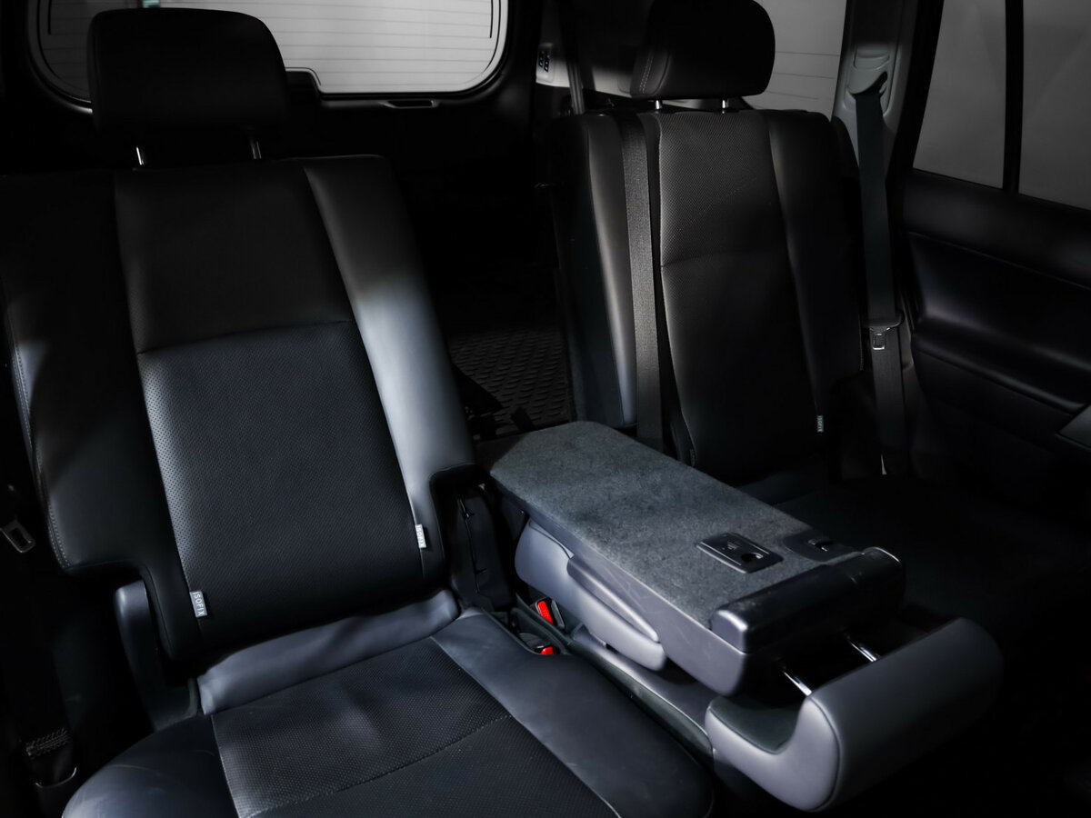 Toyota Land Cruiser Prado с пробегом — 2018 год. Фото: #30