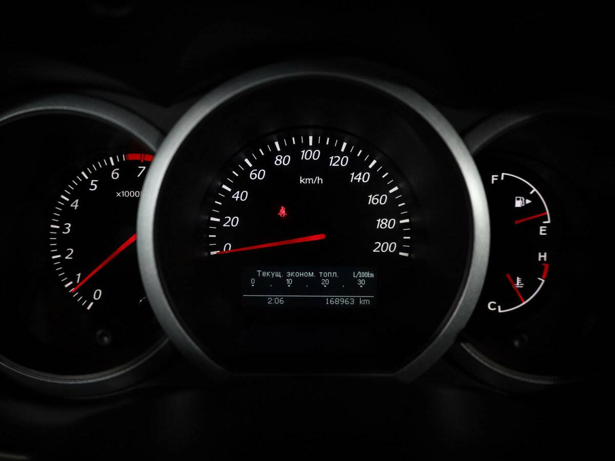 Suzuki Grand Vitara с пробегом — 2011 год. Фото: #6