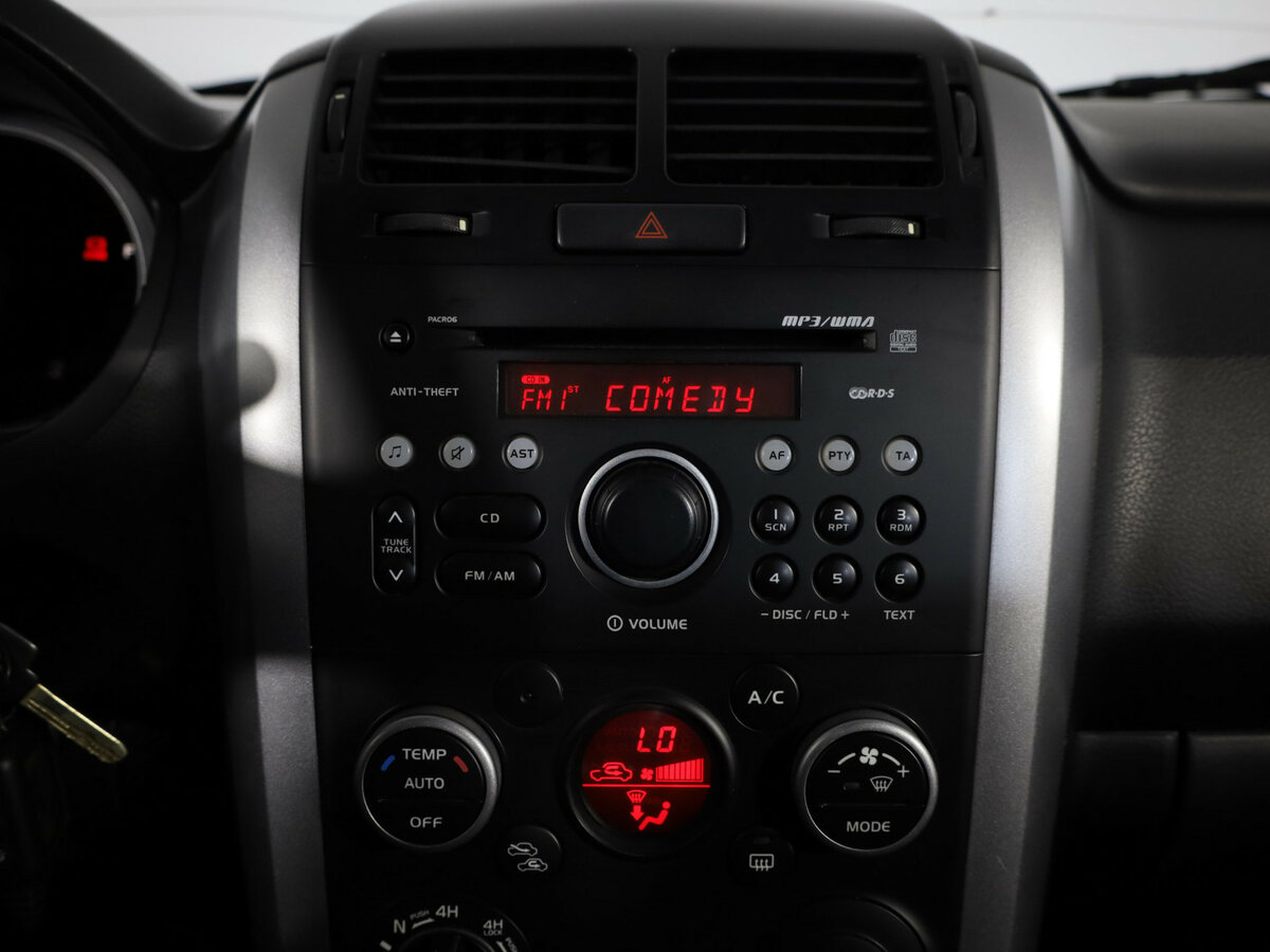 Suzuki Grand Vitara с пробегом — 2011 год. Фото: #9