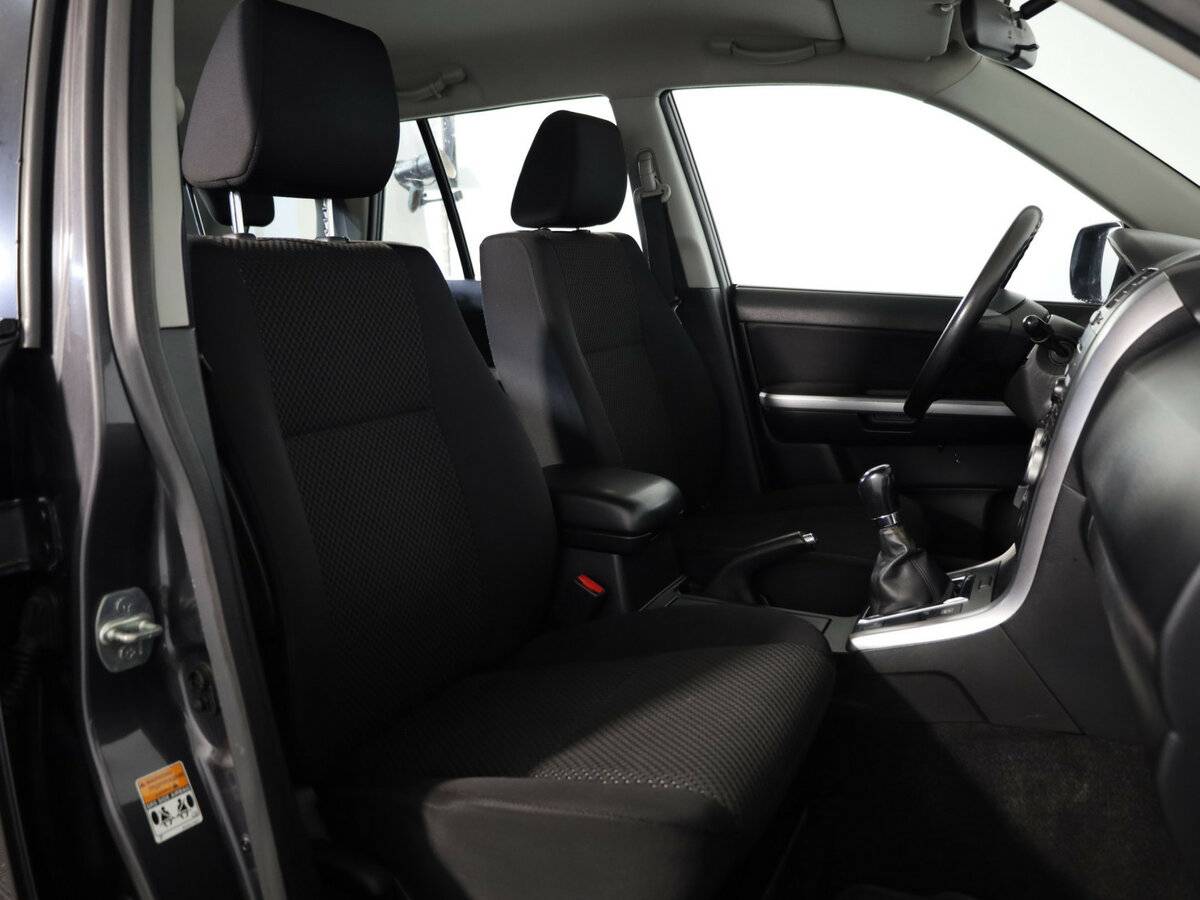 Suzuki Grand Vitara с пробегом — 2011 год. Фото: #11