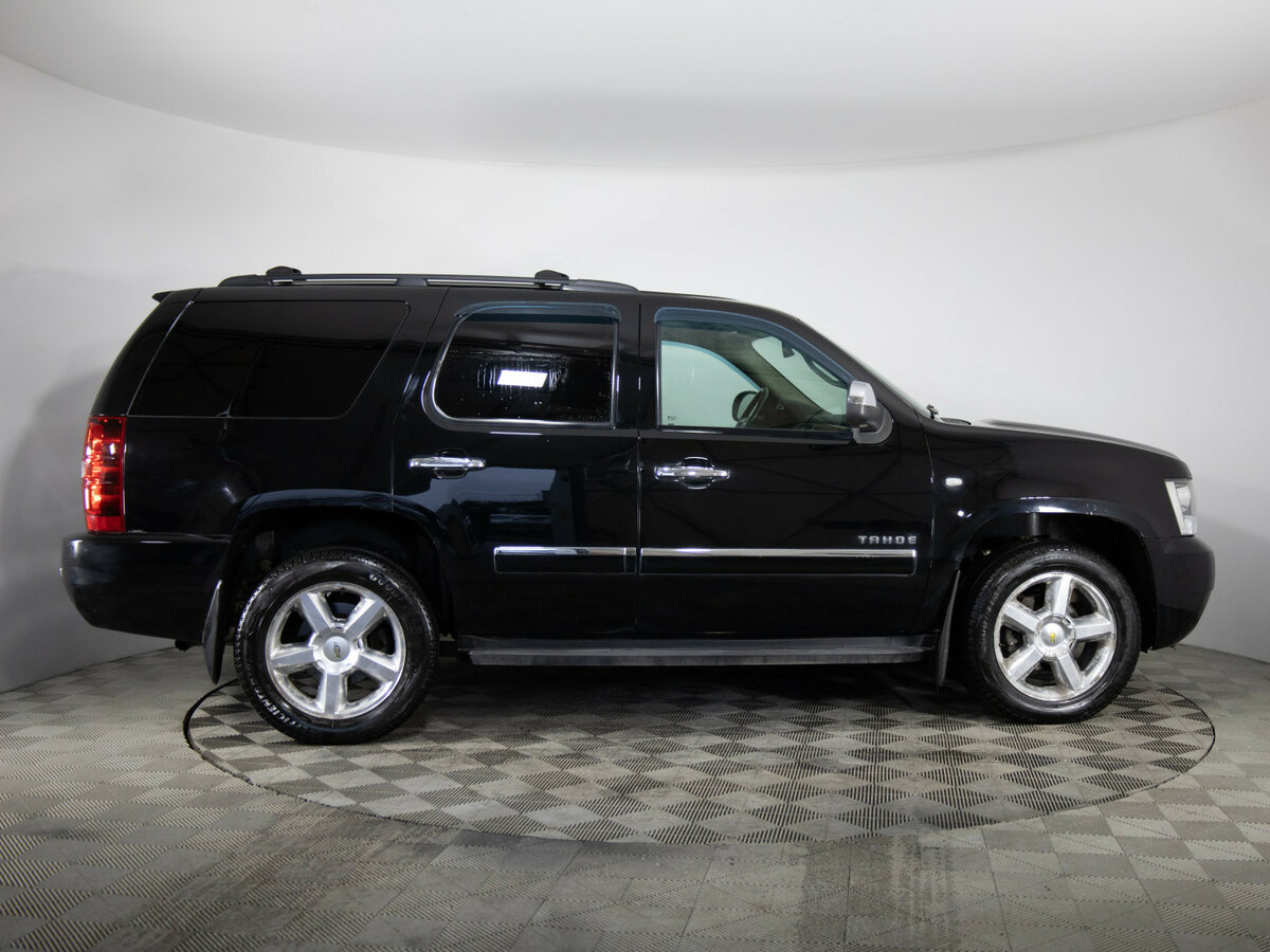 Chevrolet Tahoe с пробегом — 2012 год. Фото: #3