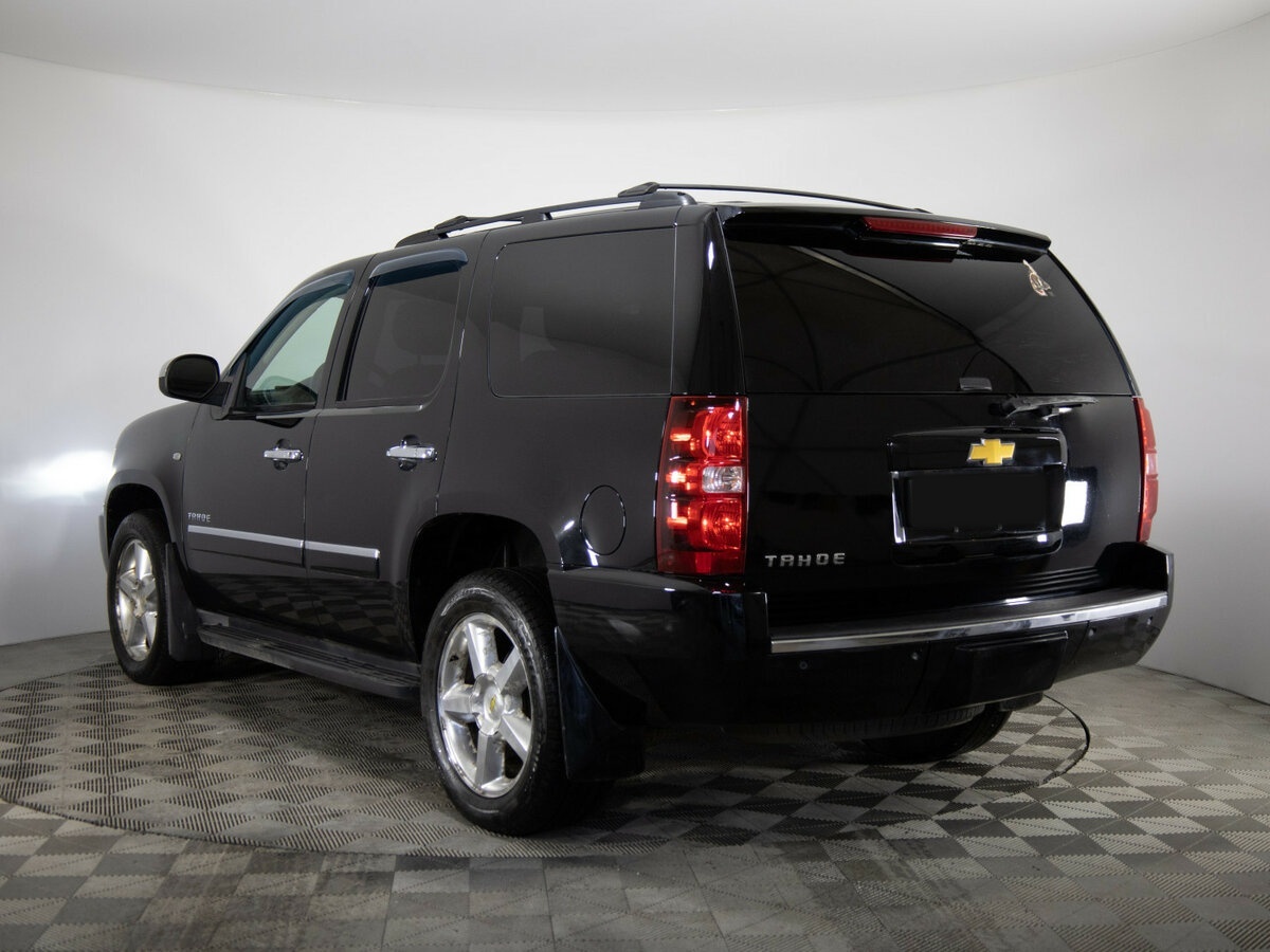 Chevrolet Tahoe с пробегом — 2012 год. Фото: #6