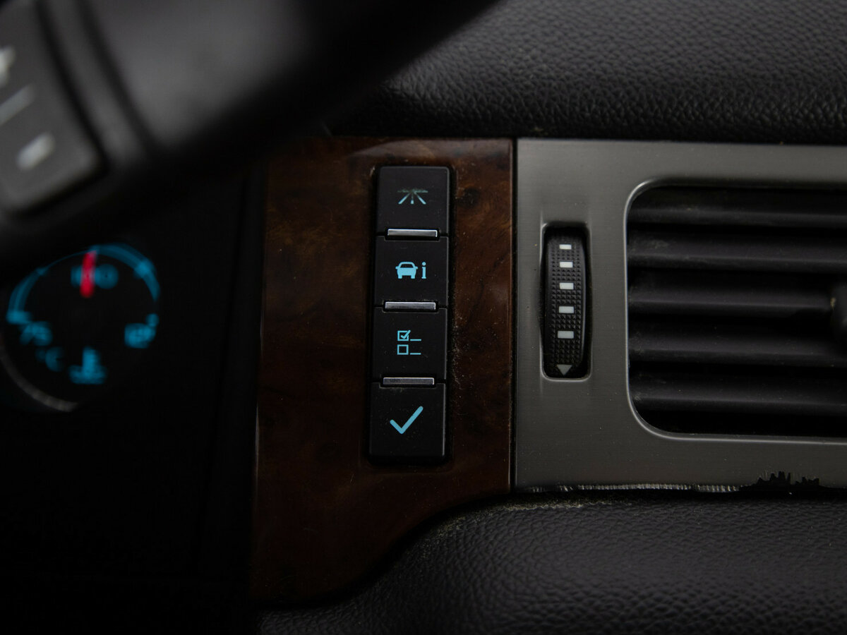 Chevrolet Tahoe с пробегом — 2012 год. Фото: #12