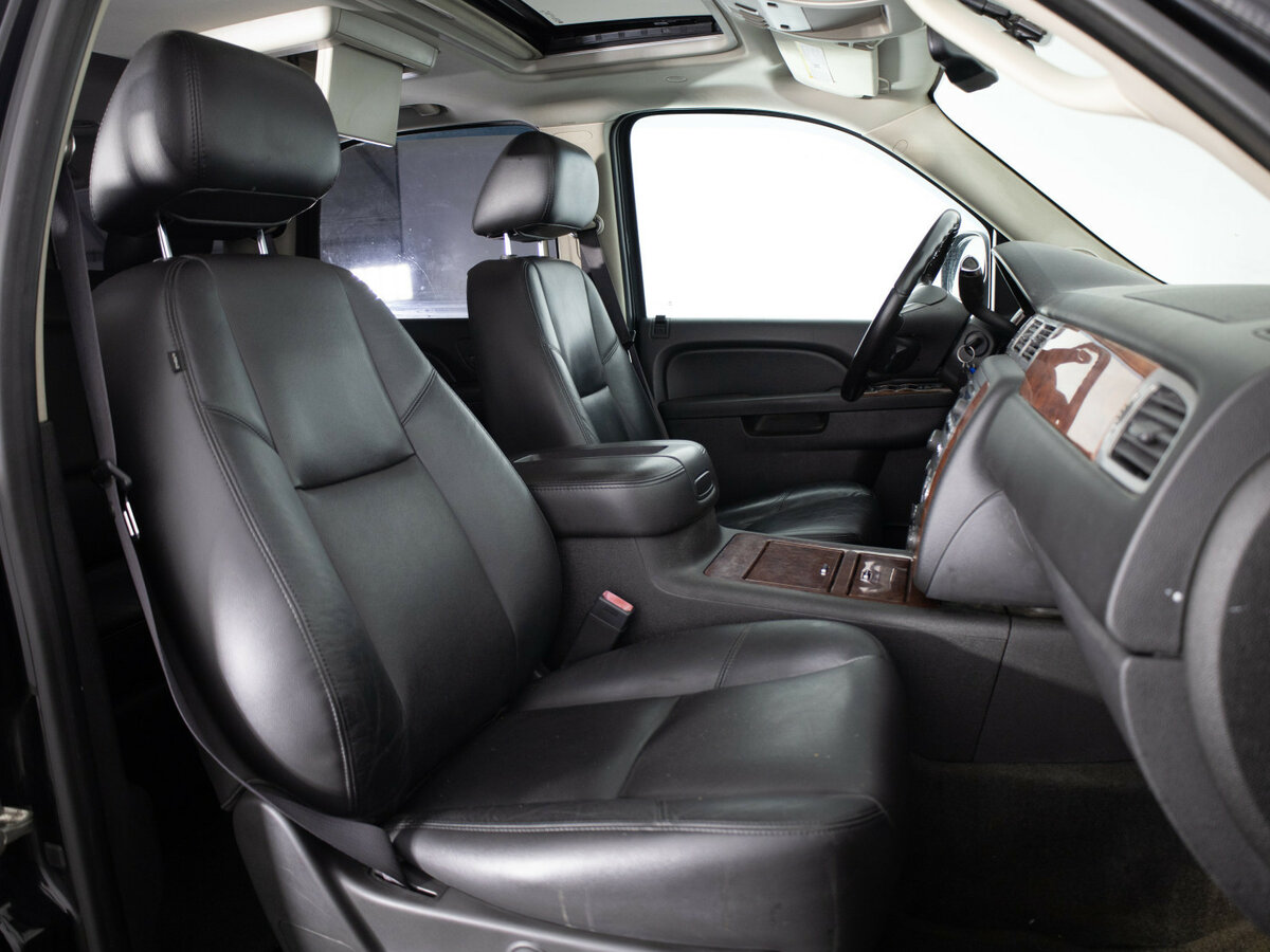 Chevrolet Tahoe с пробегом — 2012 год. Фото: #16