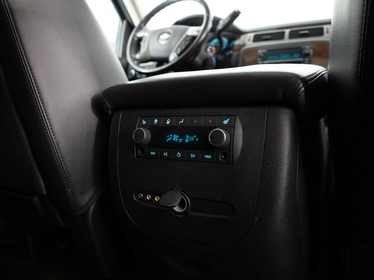 Chevrolet Tahoe с пробегом — 2012 год. Фото: #19