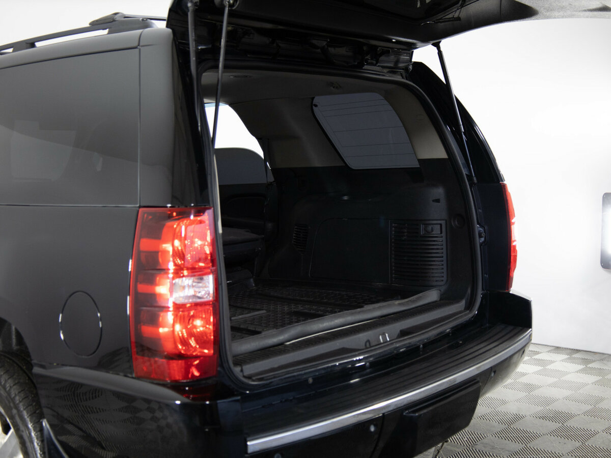 Chevrolet Tahoe с пробегом — 2012 год. Фото: #23