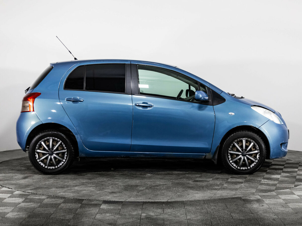 Toyota Yaris с пробегом — 2007 год. Фото: #3