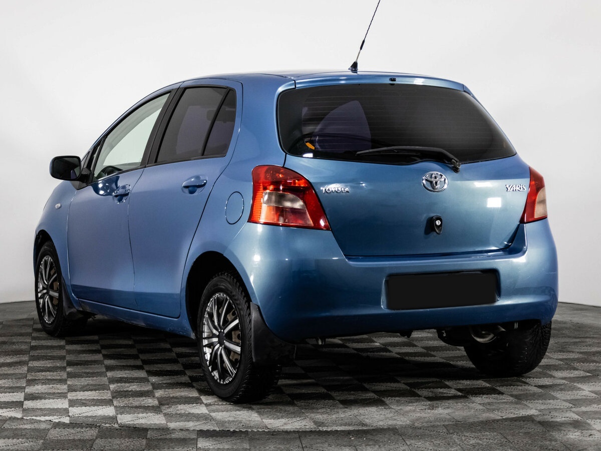 Toyota Yaris с пробегом — 2007 год. Фото: #6
