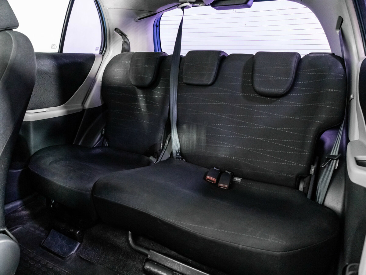 Toyota Yaris с пробегом — 2007 год. Фото: #18