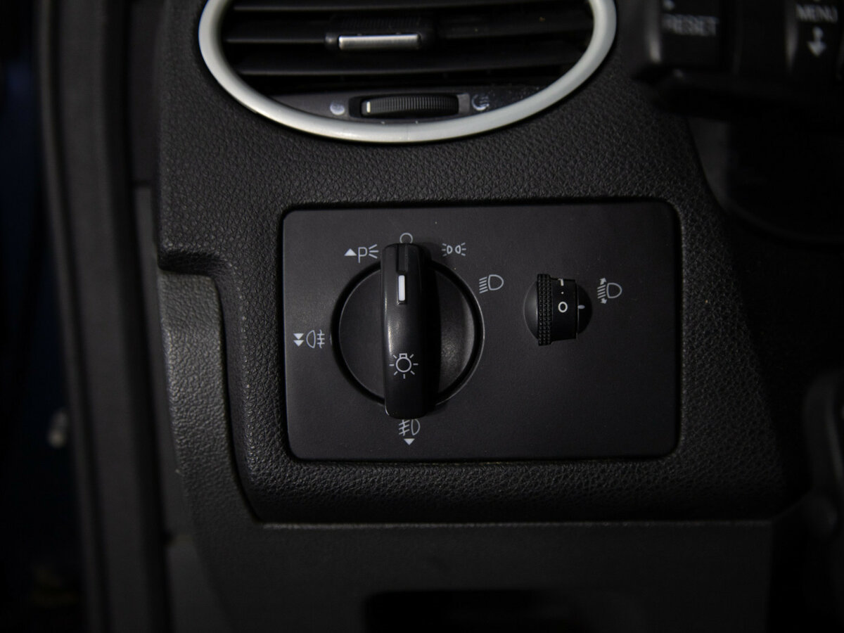 Ford Focus с пробегом — 2007 год. Фото: #9