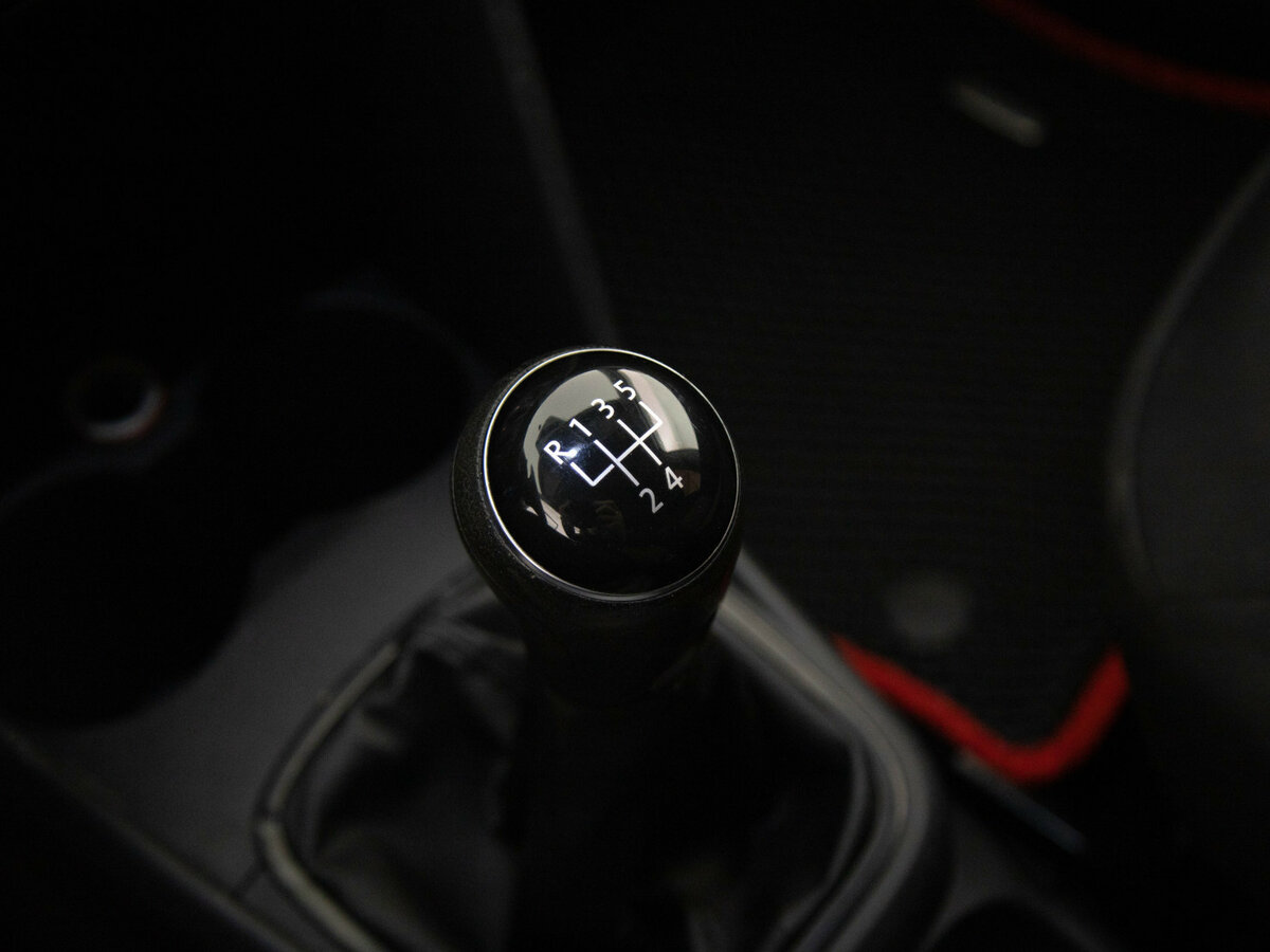 Volkswagen Polo с пробегом — 2014 год. Фото: #7