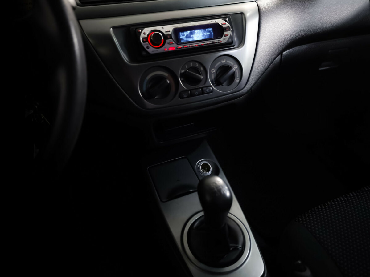 Mitsubishi Lancer с пробегом — 2006 год. Фото: #11