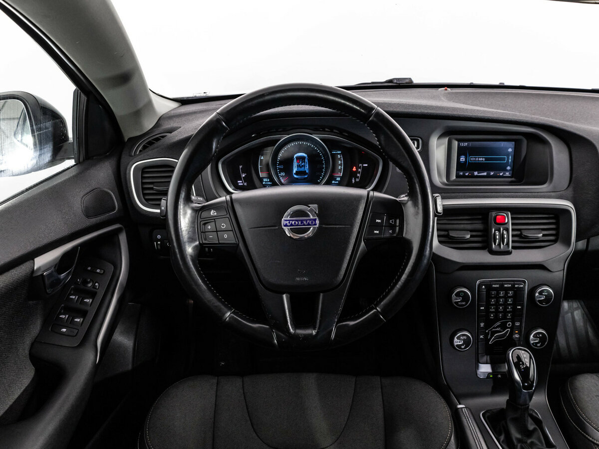 Volvo V40 Cross Country с пробегом — 2013 год. Фото: #8