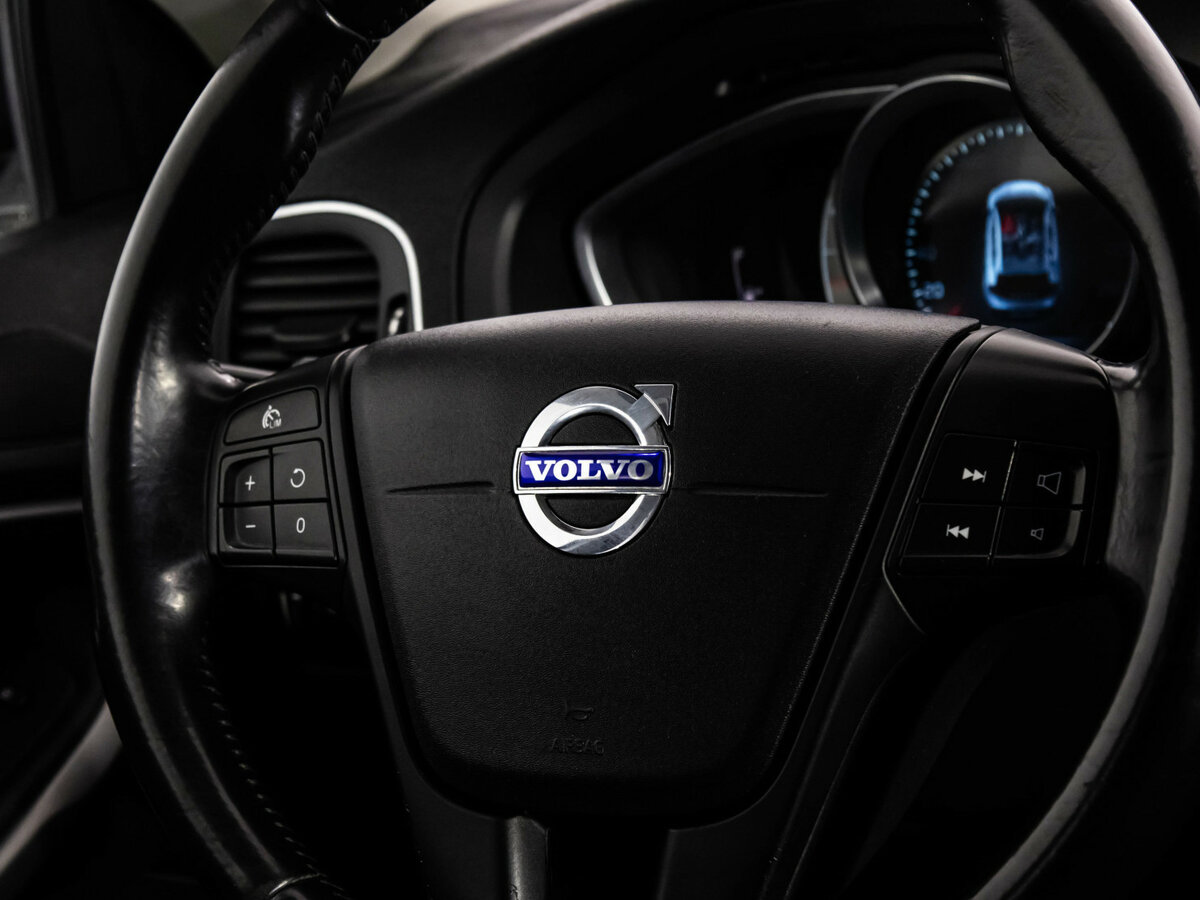 Volvo V40 Cross Country с пробегом — 2013 год. Фото: #9