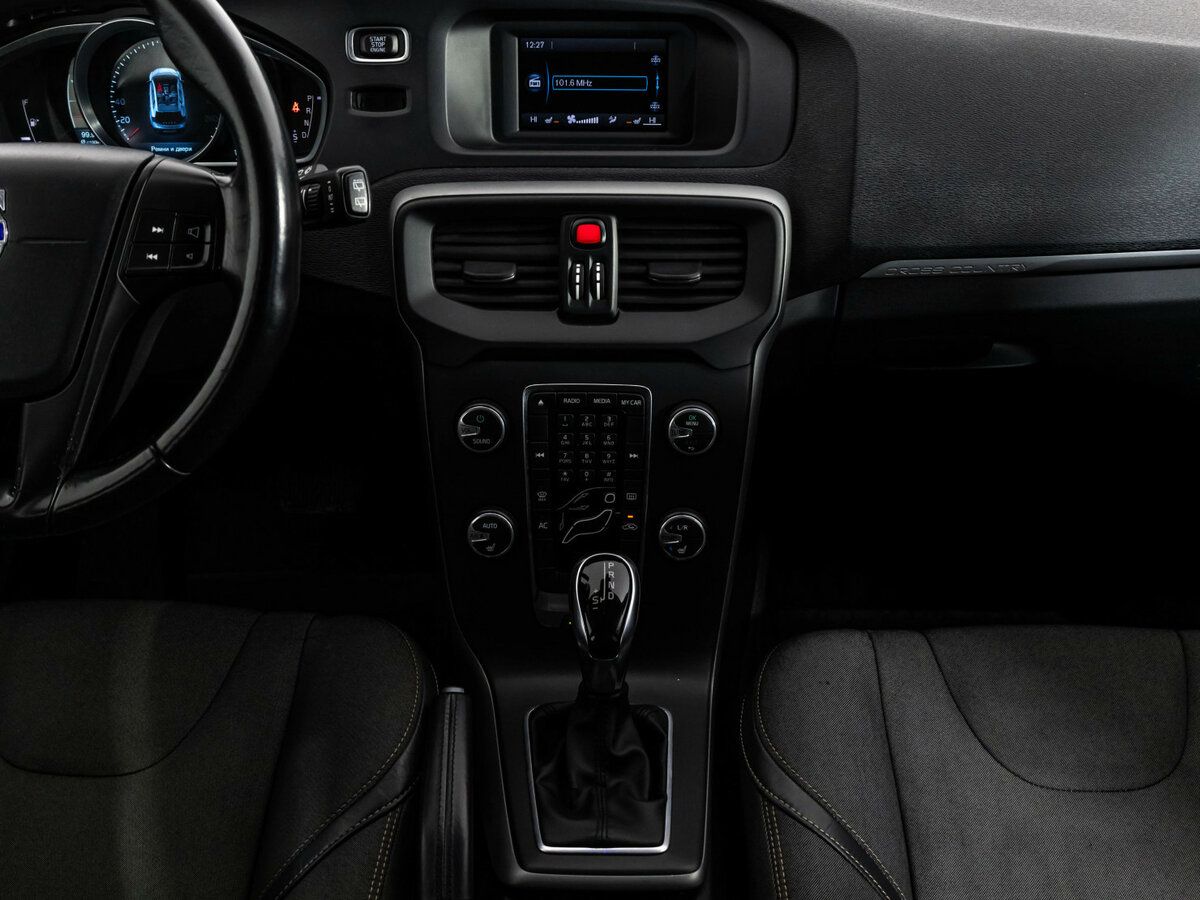 Volvo V40 Cross Country с пробегом — 2013 год. Фото: #10