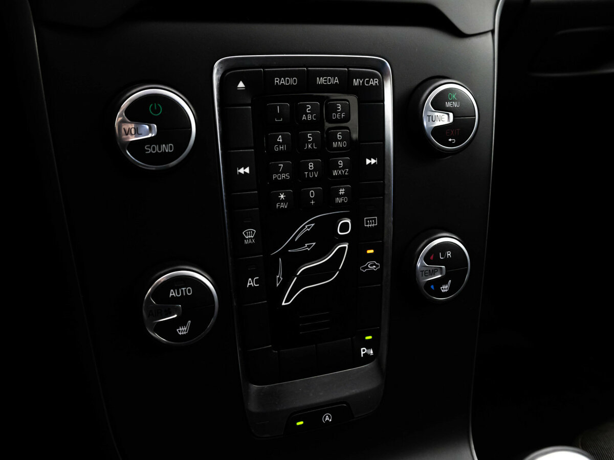 Volvo V40 Cross Country с пробегом — 2013 год. Фото: #12