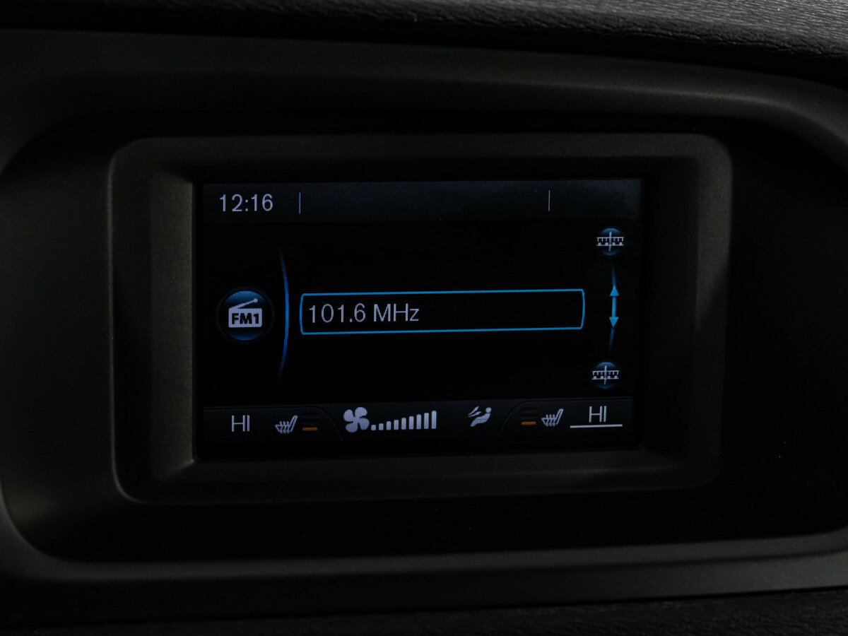 Volvo V40 Cross Country с пробегом — 2013 год. Фото: #13