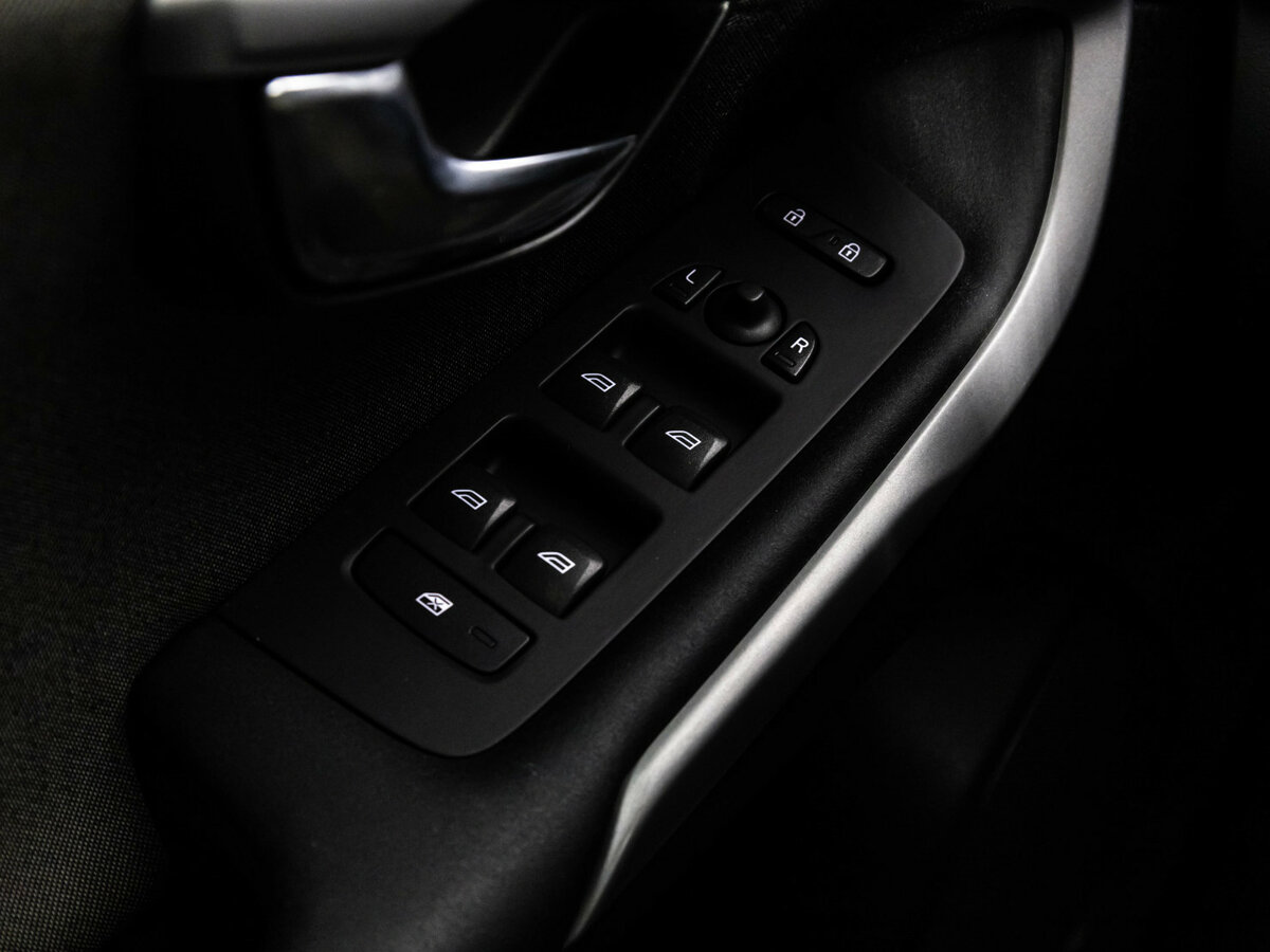 Volvo V40 Cross Country с пробегом — 2013 год. Фото: #14