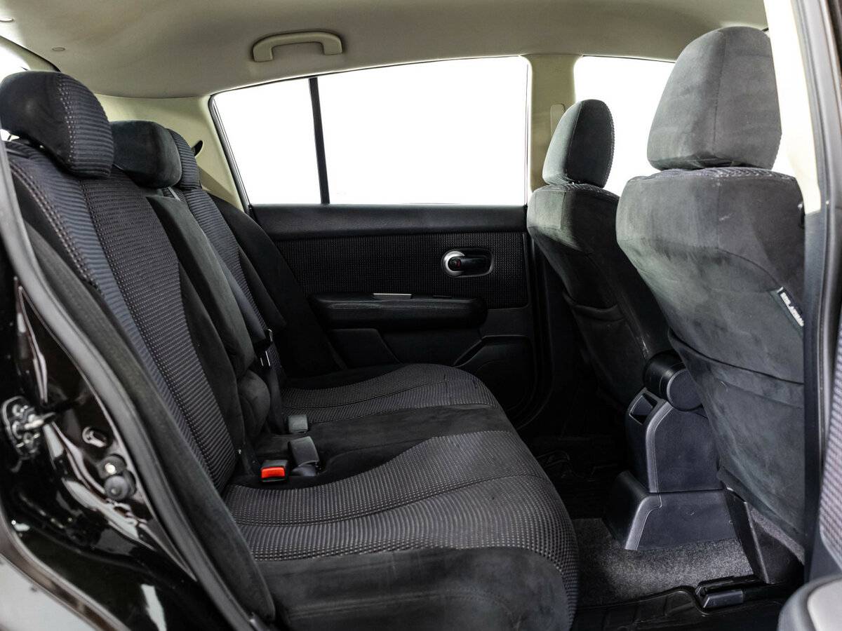 Nissan Tiida с пробегом — 2010 год. Фото: #11