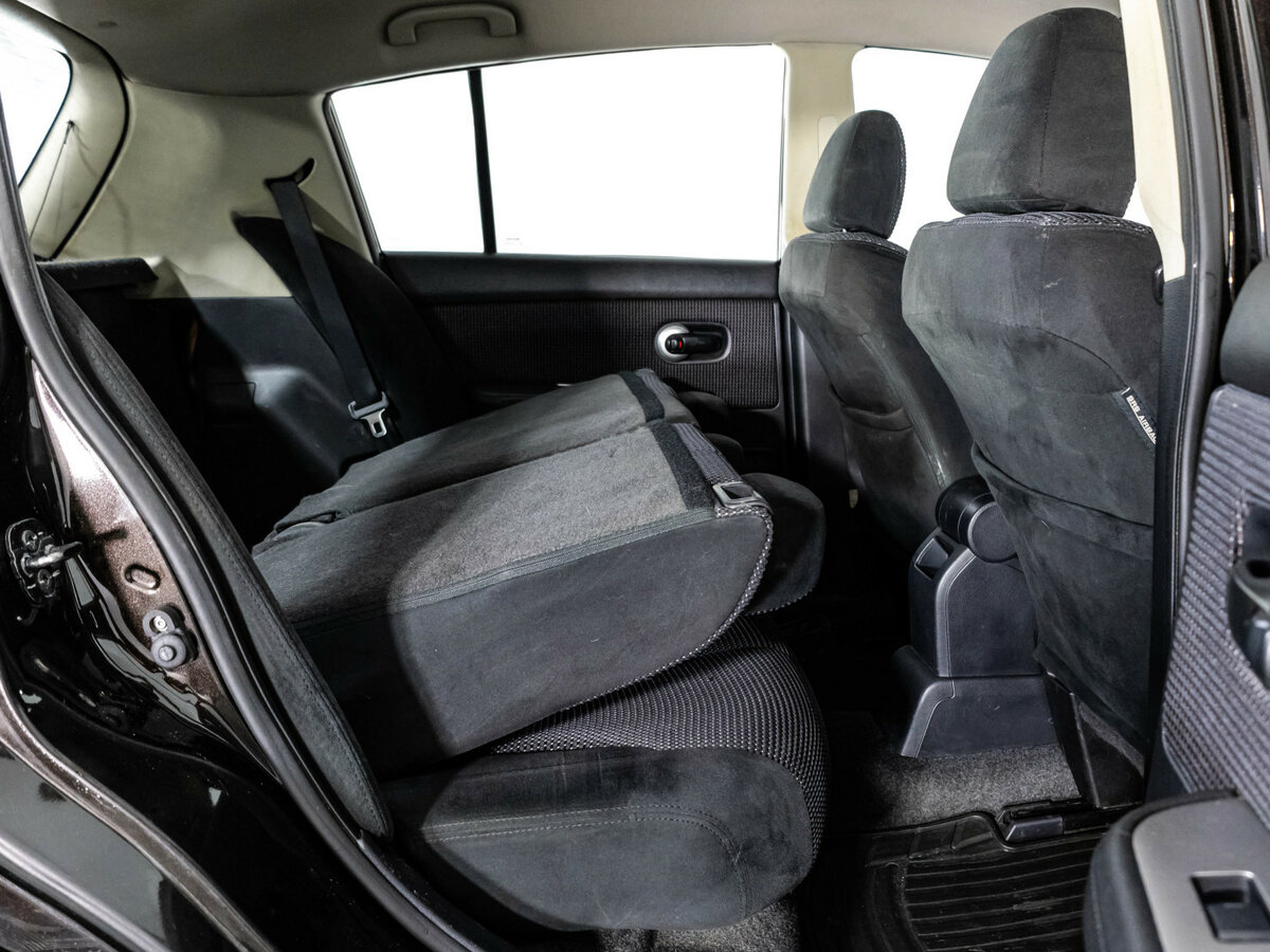 Nissan Tiida с пробегом — 2010 год. Фото: #12