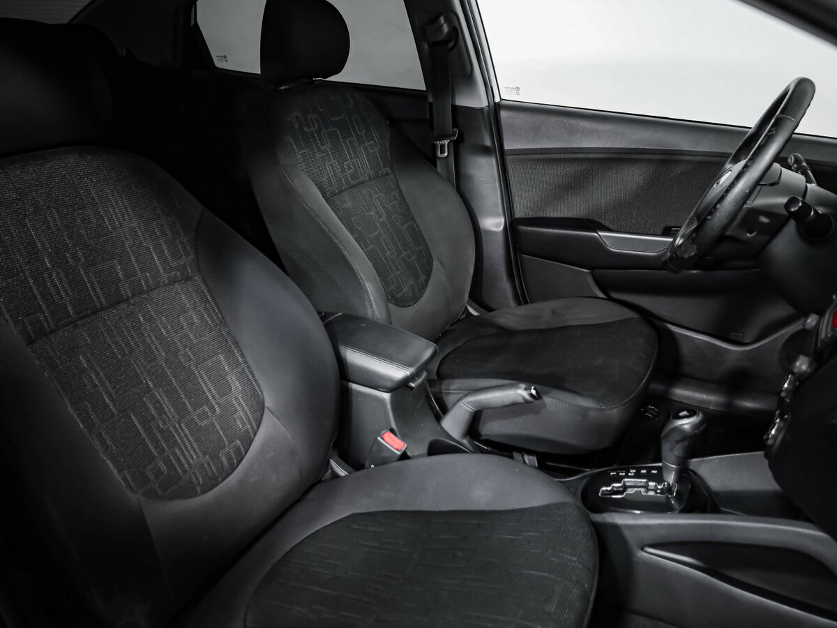 Kia Rio с пробегом — 2013 год. Фото: #18