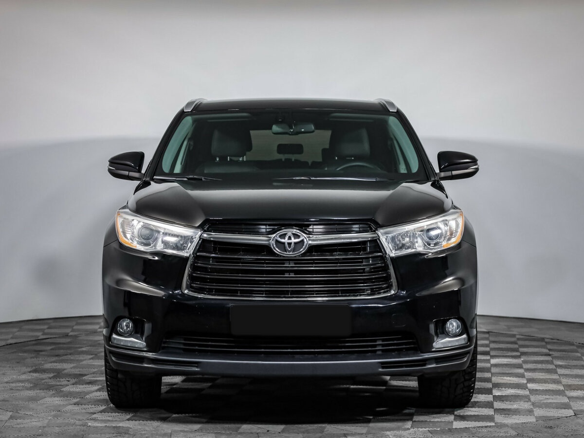 Toyota Highlander с пробегом — 2015 год. Фото: #1