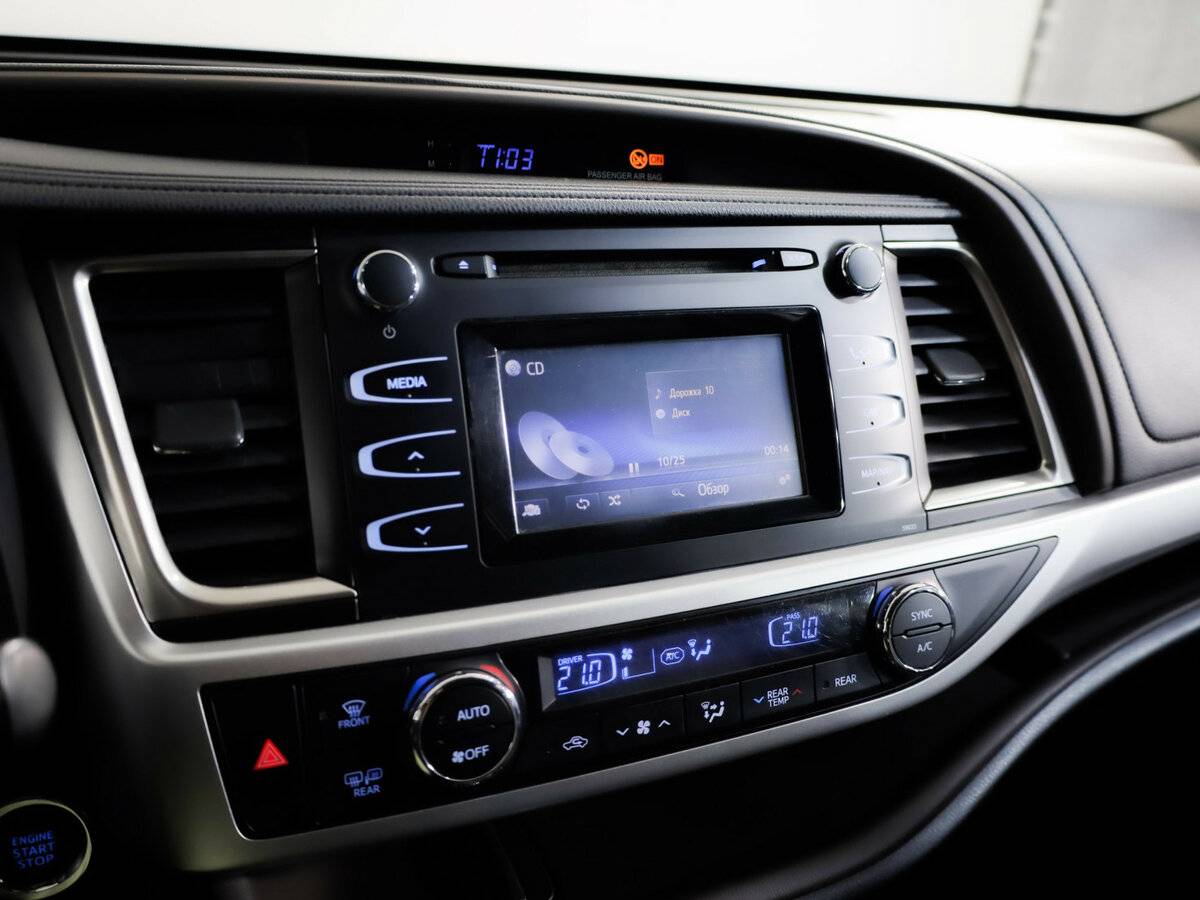 Toyota Highlander с пробегом — 2015 год. Фото: #16