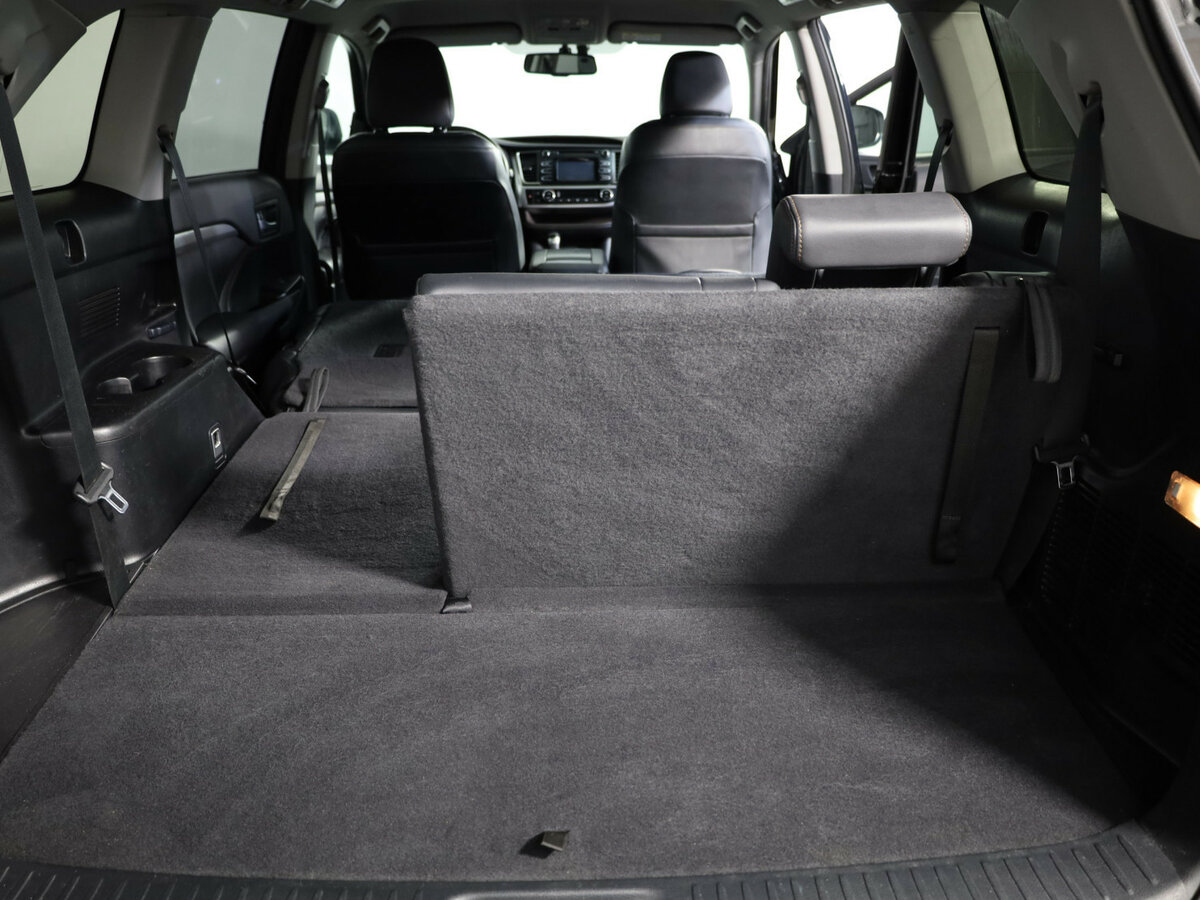 Toyota Highlander с пробегом — 2015 год. Фото: #31
