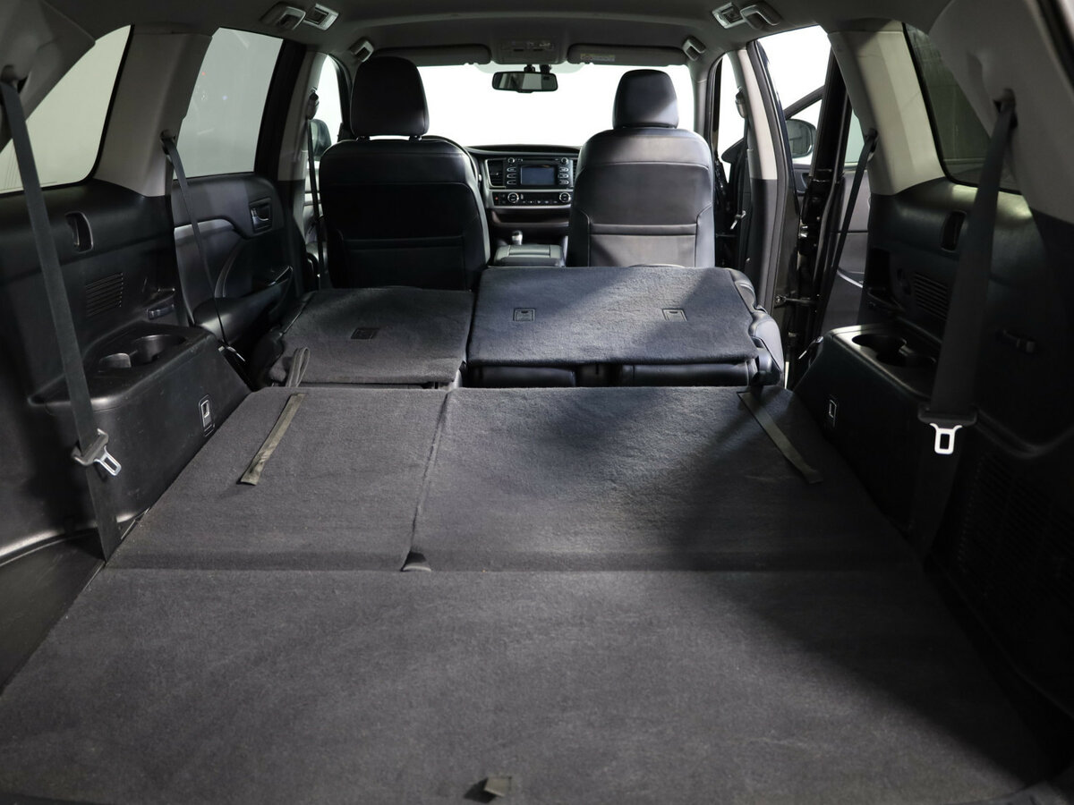 Toyota Highlander с пробегом — 2015 год. Фото: #32
