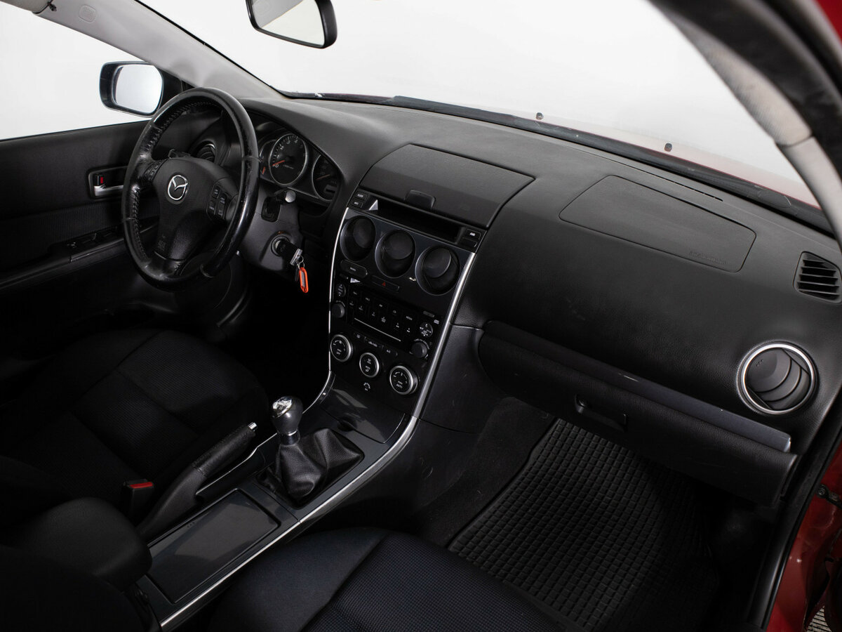 Mazda 6 с пробегом — 2007 год. Фото: #7