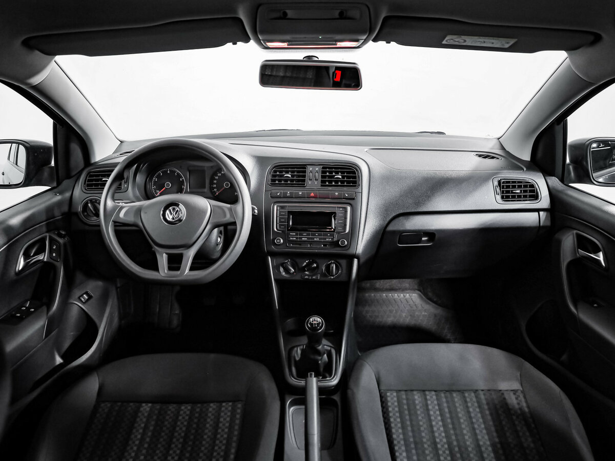 Volkswagen Polo с пробегом — 2018 год. Фото: #7