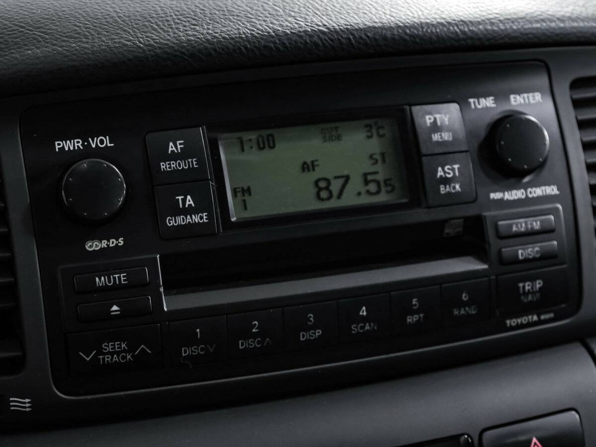 Toyota Corolla с пробегом — 2006 год. Фото: #11