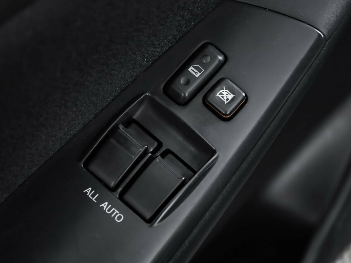 Toyota Corolla с пробегом — 2006 год. Фото: #16