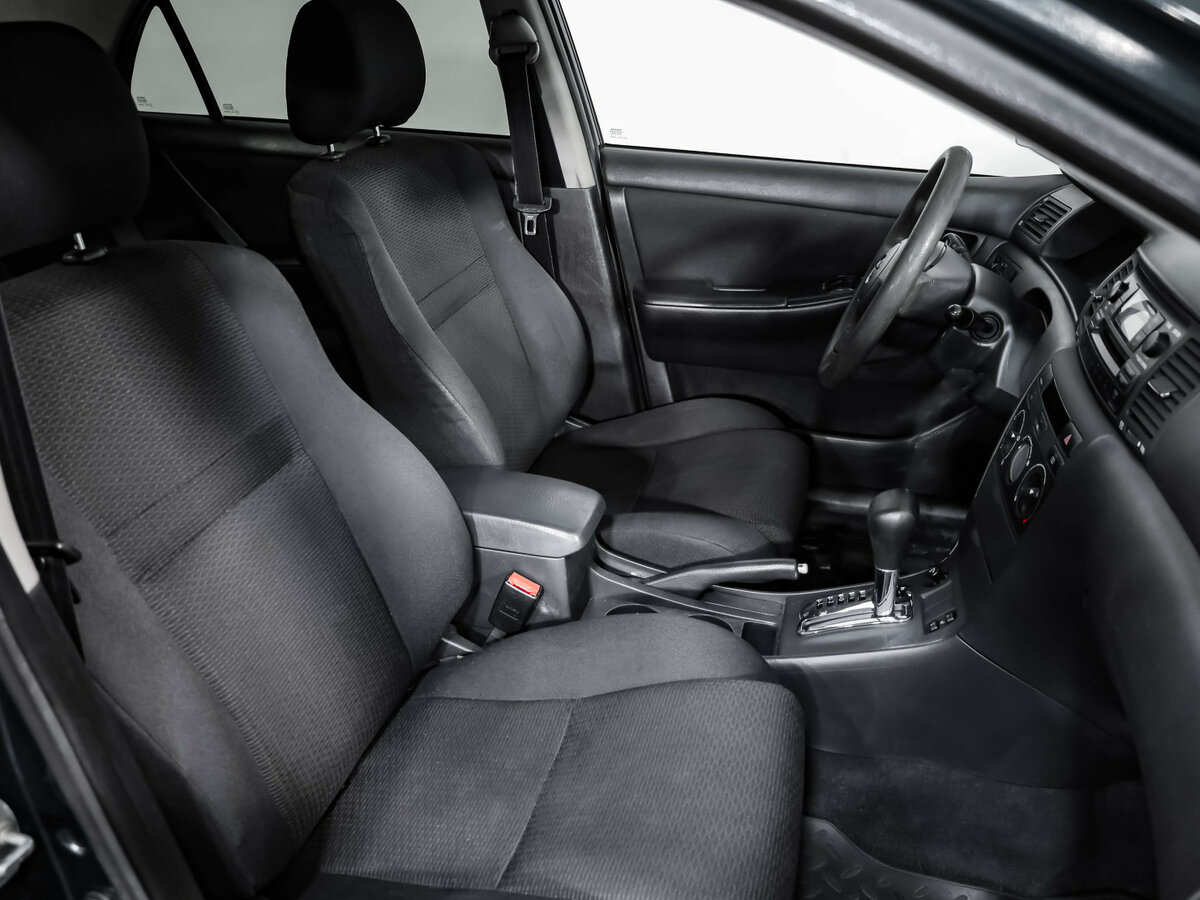 Toyota Corolla с пробегом — 2006 год. Фото: #17