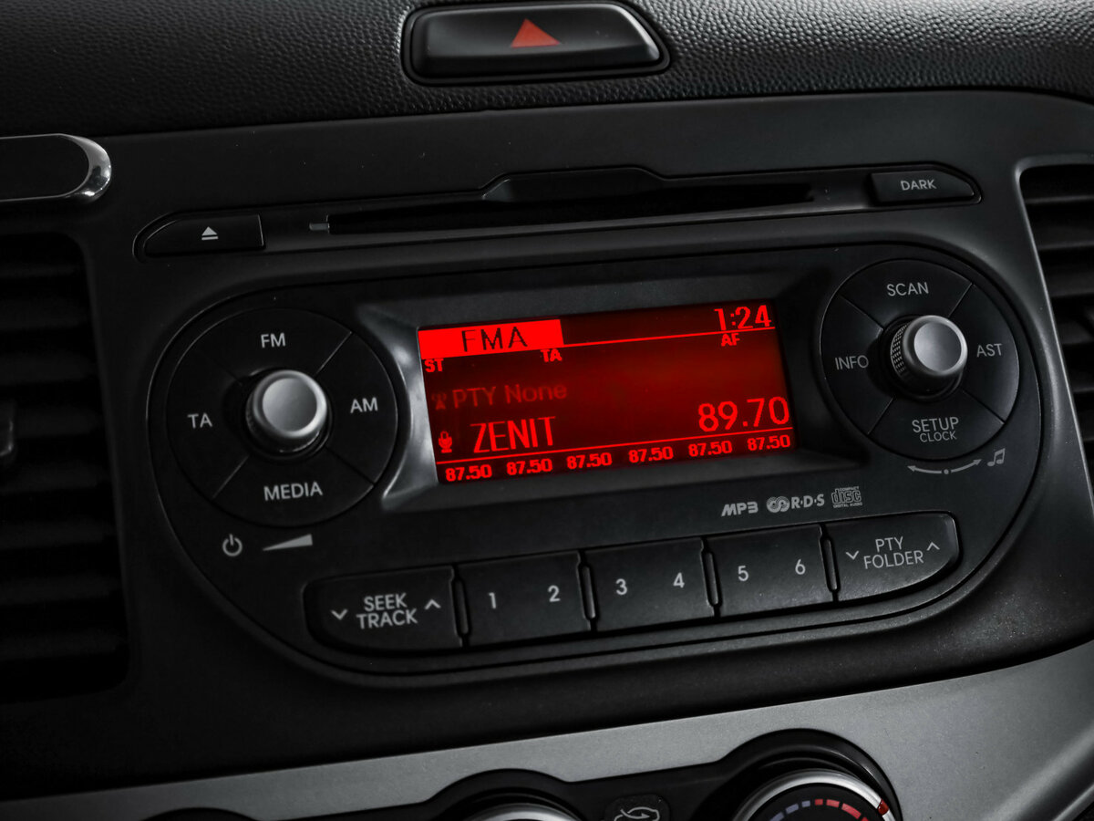 Kia Picanto с пробегом — 2014 год. Фото: #10