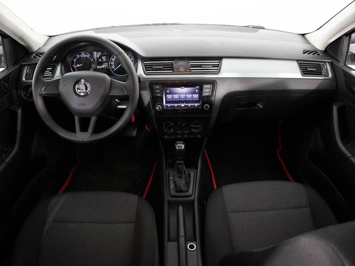 Skoda Rapid с пробегом — 2019 год. Фото: #6