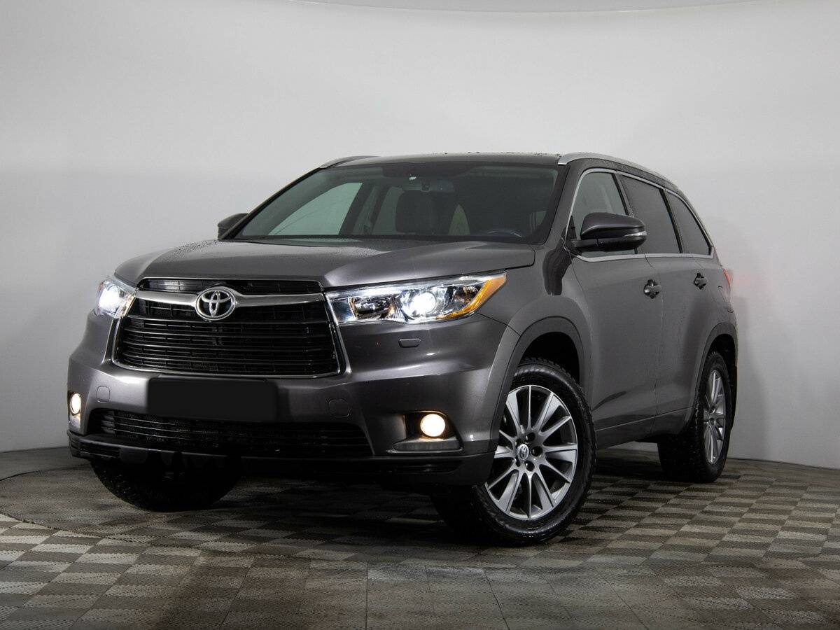 Toyota Highlander с пробегом — 2015 год. Фото: #1