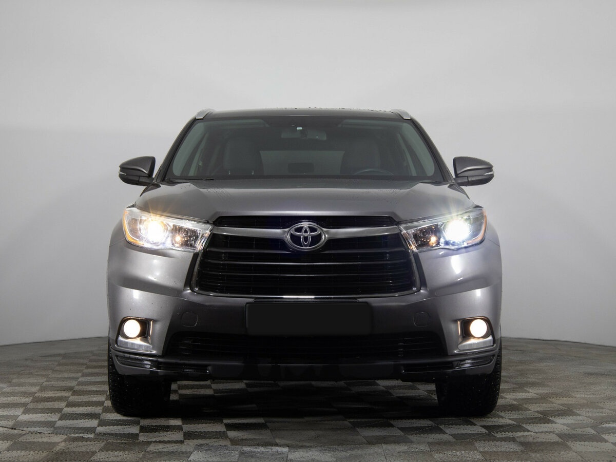 Toyota Highlander с пробегом — 2015 год. Фото: #2