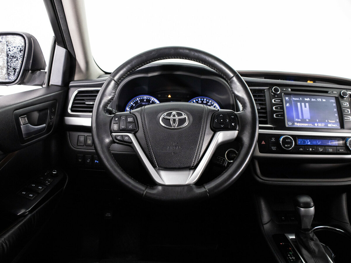 Toyota Highlander с пробегом — 2015 год. Фото: #5