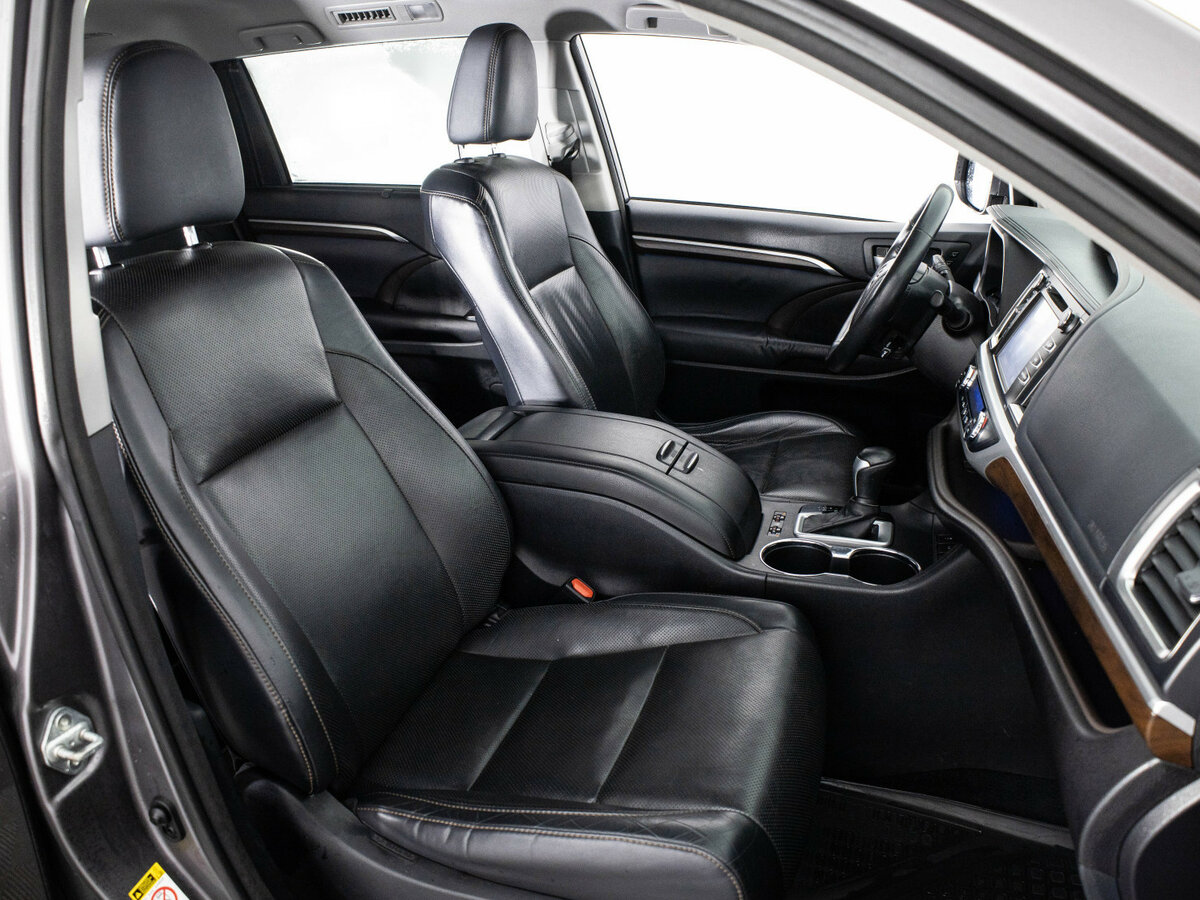 Toyota Highlander с пробегом — 2015 год. Фото: #6