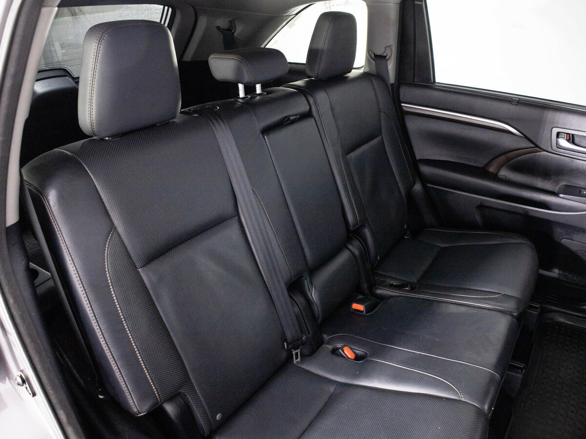 Toyota Highlander с пробегом — 2015 год. Фото: #7