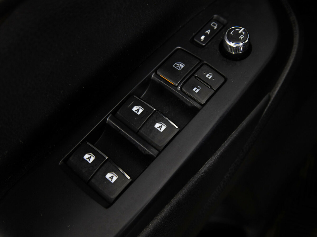 Toyota Highlander с пробегом — 2015 год. Фото: #9