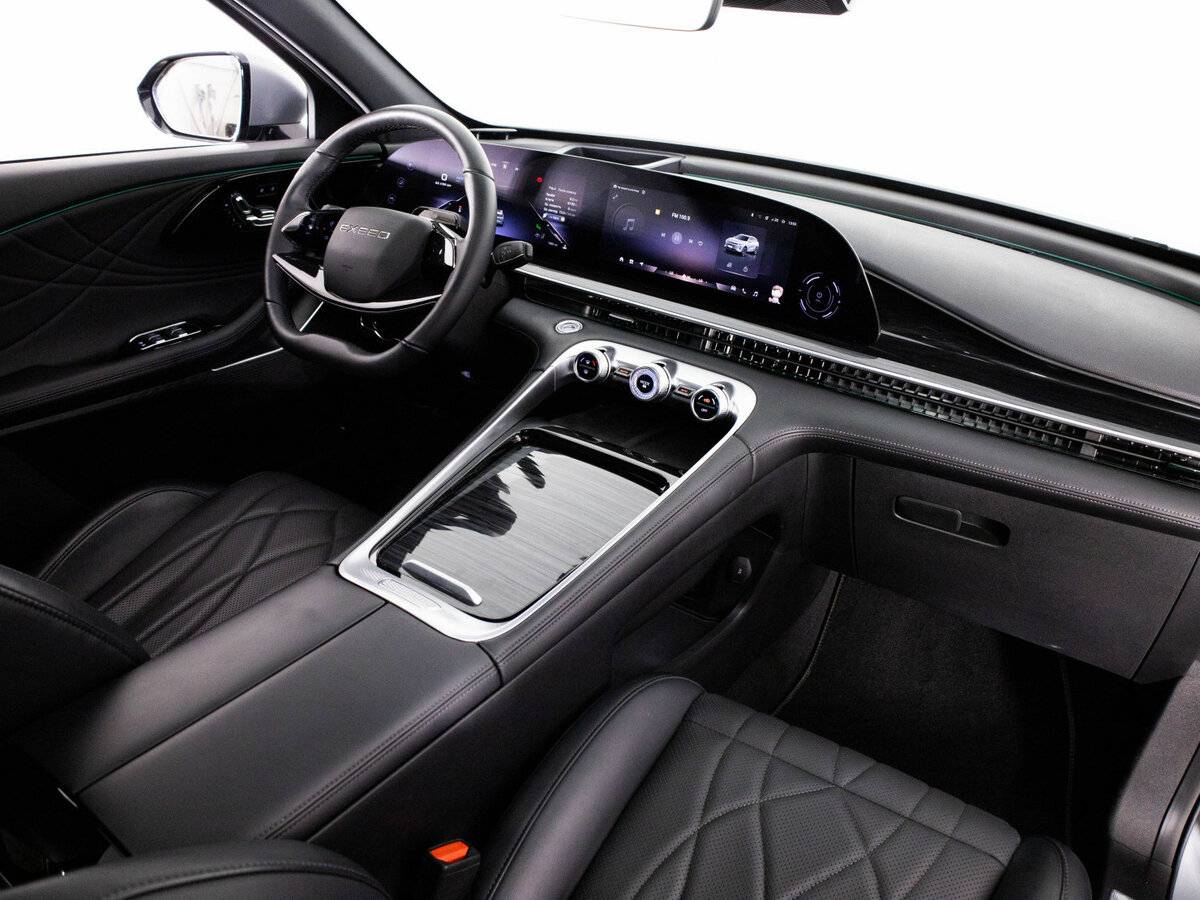 EXEED RX с пробегом — 2024 год. Фото: #13