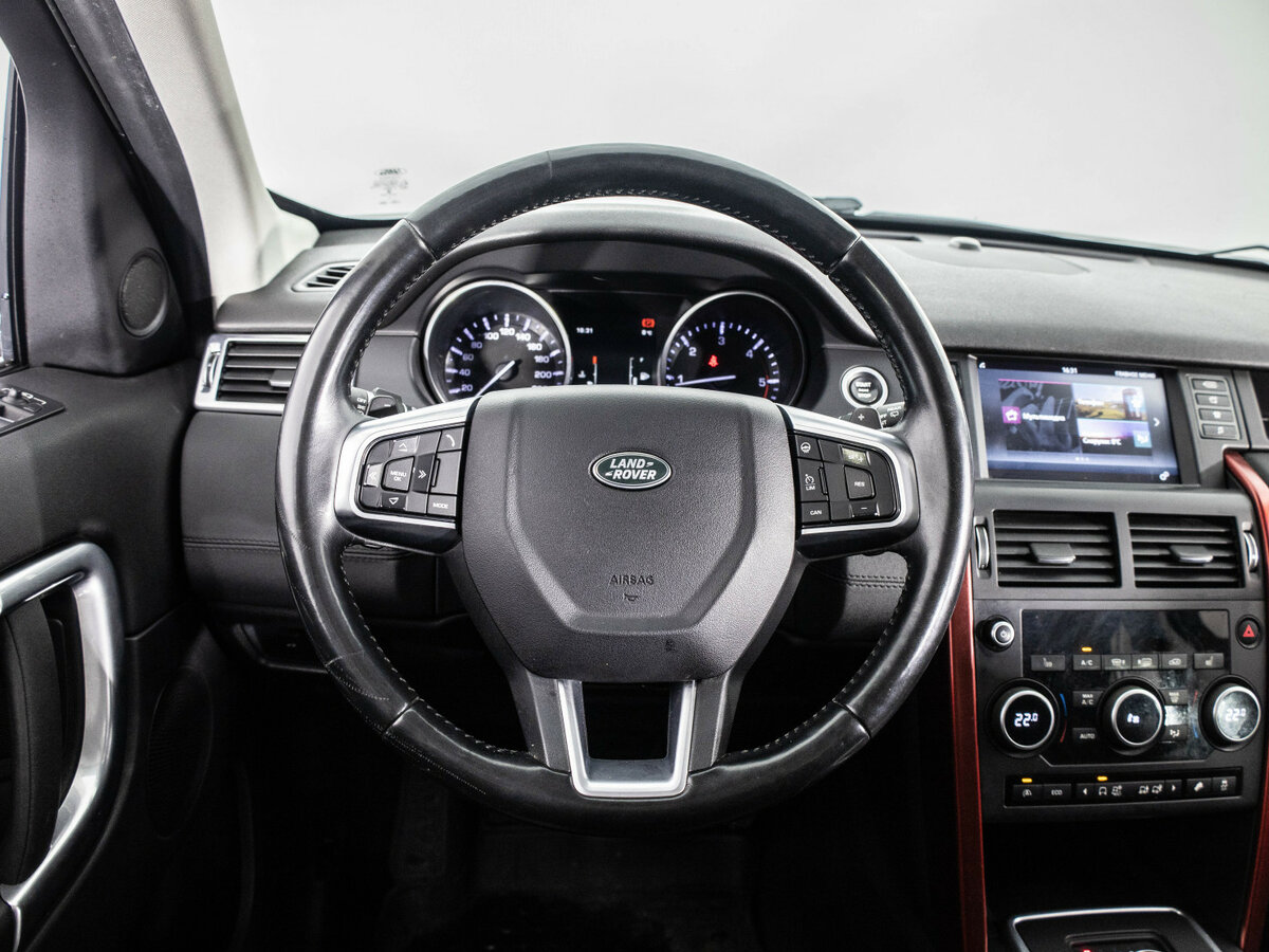 Land Rover Discovery Sport с пробегом — 2016 год. Фото: #10